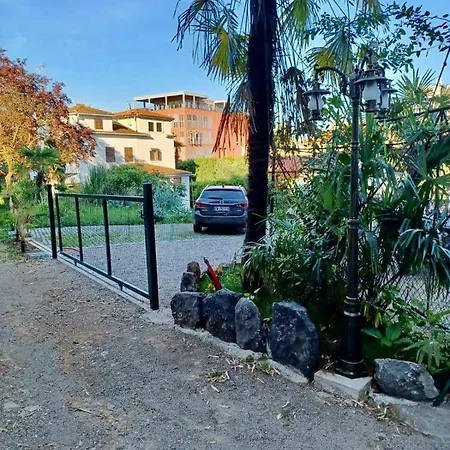 A1 Sea Downtown & Protected Parking Apartman