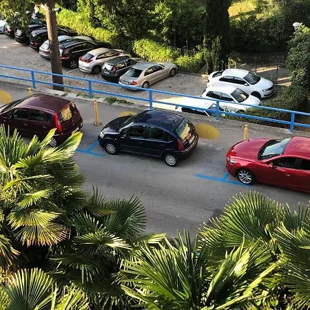 A1 Sea Downtown & Protected Parking Apartment